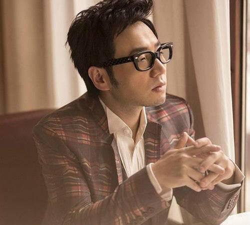 男音乐网红吃瓜,男网红的瓜田奇遇记