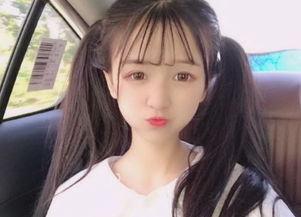 网红吃瓜视频允恩穿搭,吃瓜视频中的时尚潮流