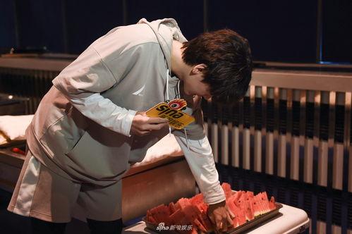 网瘾少年的吃瓜日常,揭秘虚拟世界的真实生活