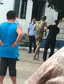 吃瓜街拍网红是谁啊视频,吃瓜街拍网红背后的故事