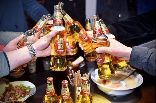 重庆酒吧吃瓜事件网红,网红围观下的争议瞬间