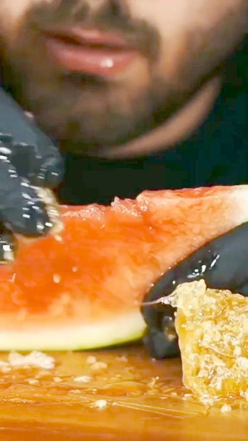 英国网红吃瓜,揭秘幕后花絮与趣味瞬间