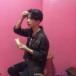 吃瓜网红帅哥图片高清