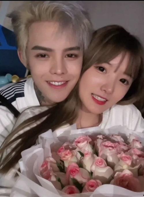 网红殷世航求婚吃瓜视频,吃瓜群众见证甜蜜时刻