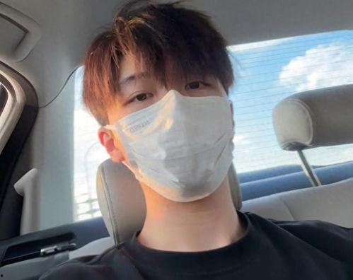 吃瓜小熊男网红,揭秘网络红人的幕后生活