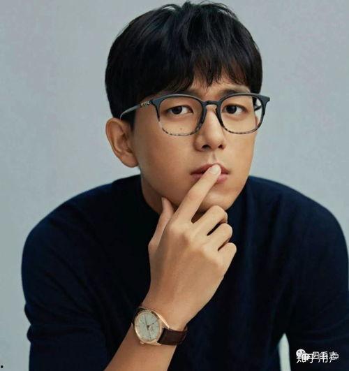 吃瓜网红男博主戴眼镜的是谁