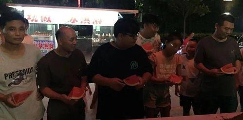 网红大咖与吃瓜群众,网络时代的互动与影响