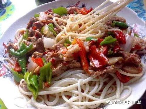 新疆吃拌面的网红哈密瓜,美味飘香引食客竞相品尝