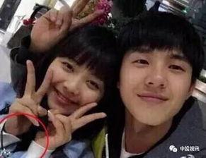 姐弟恋网红情侣吃瓜